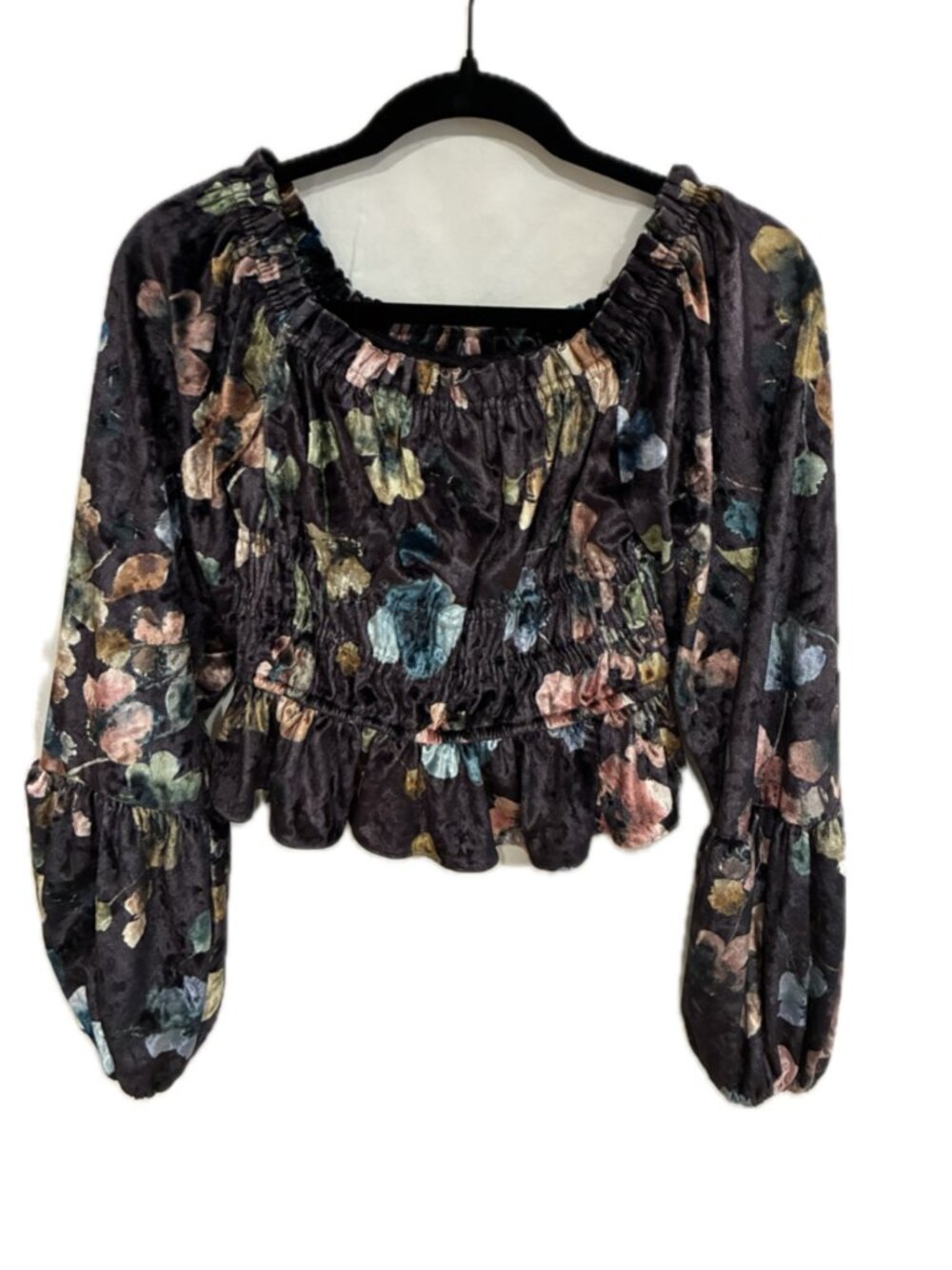 NWT-Nuuly Floral Printed  Velveteen Top with Puffed Long Sleeves -Size Small